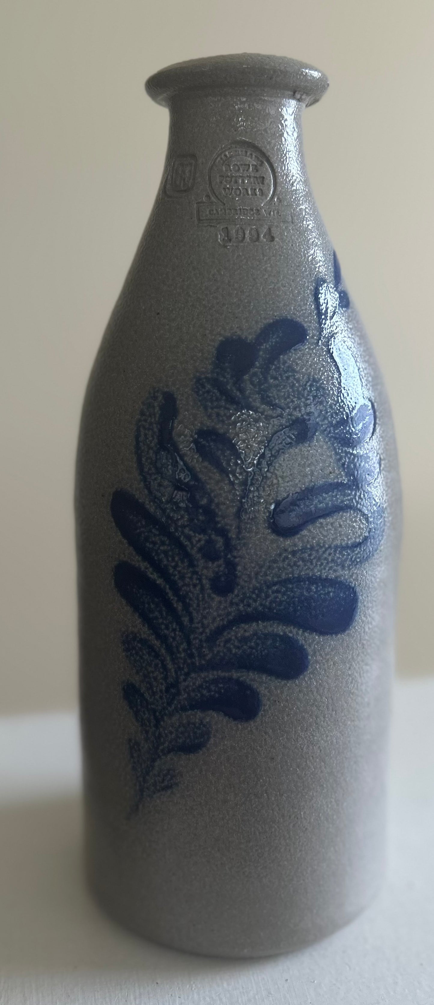 DECORATIVE VASE